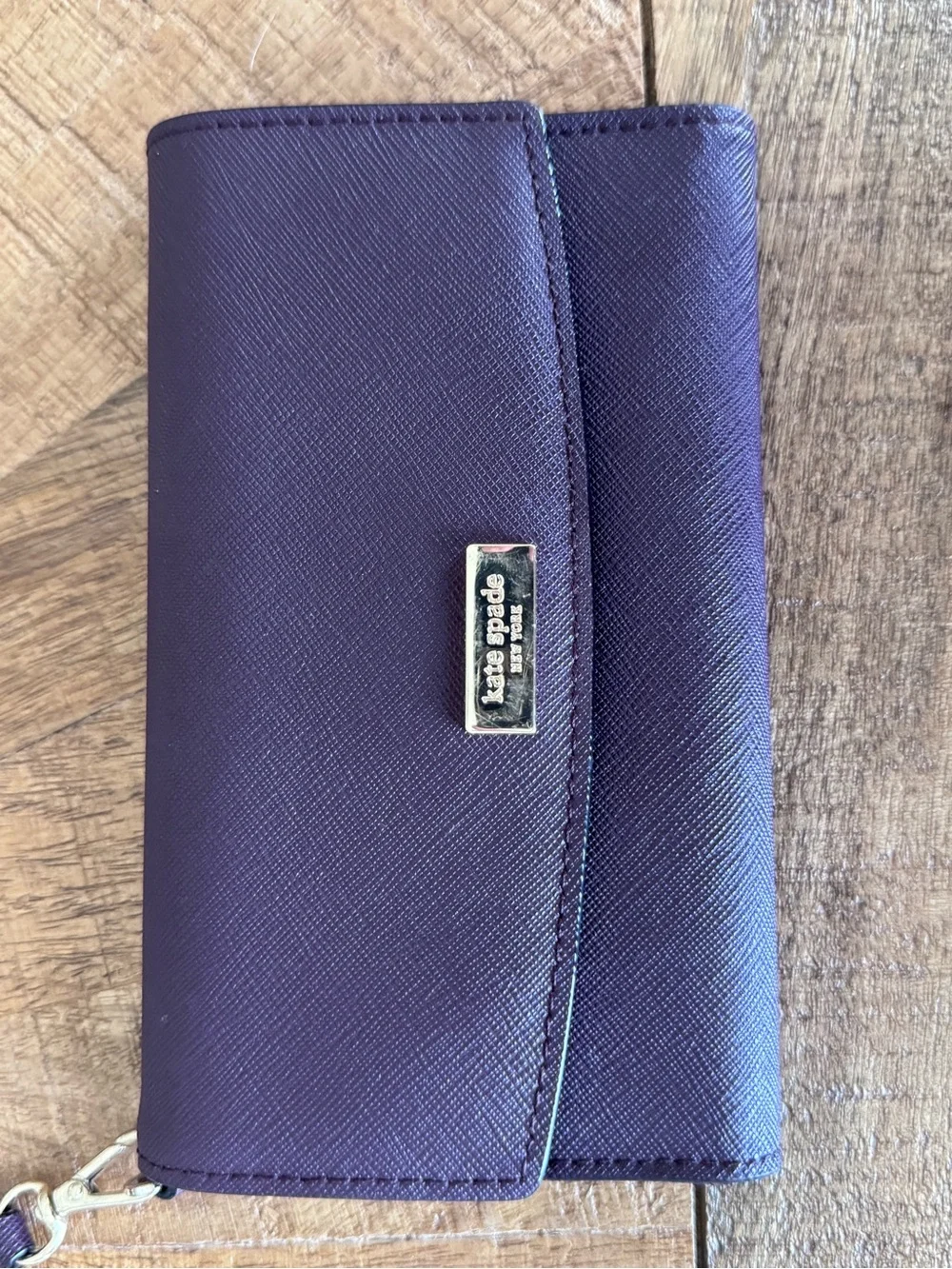 kate spade purple saffiano wristlet clutch with gold plaque